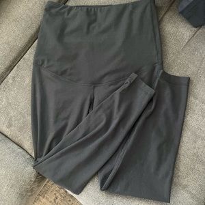 EUC - Isabel maternity leggings